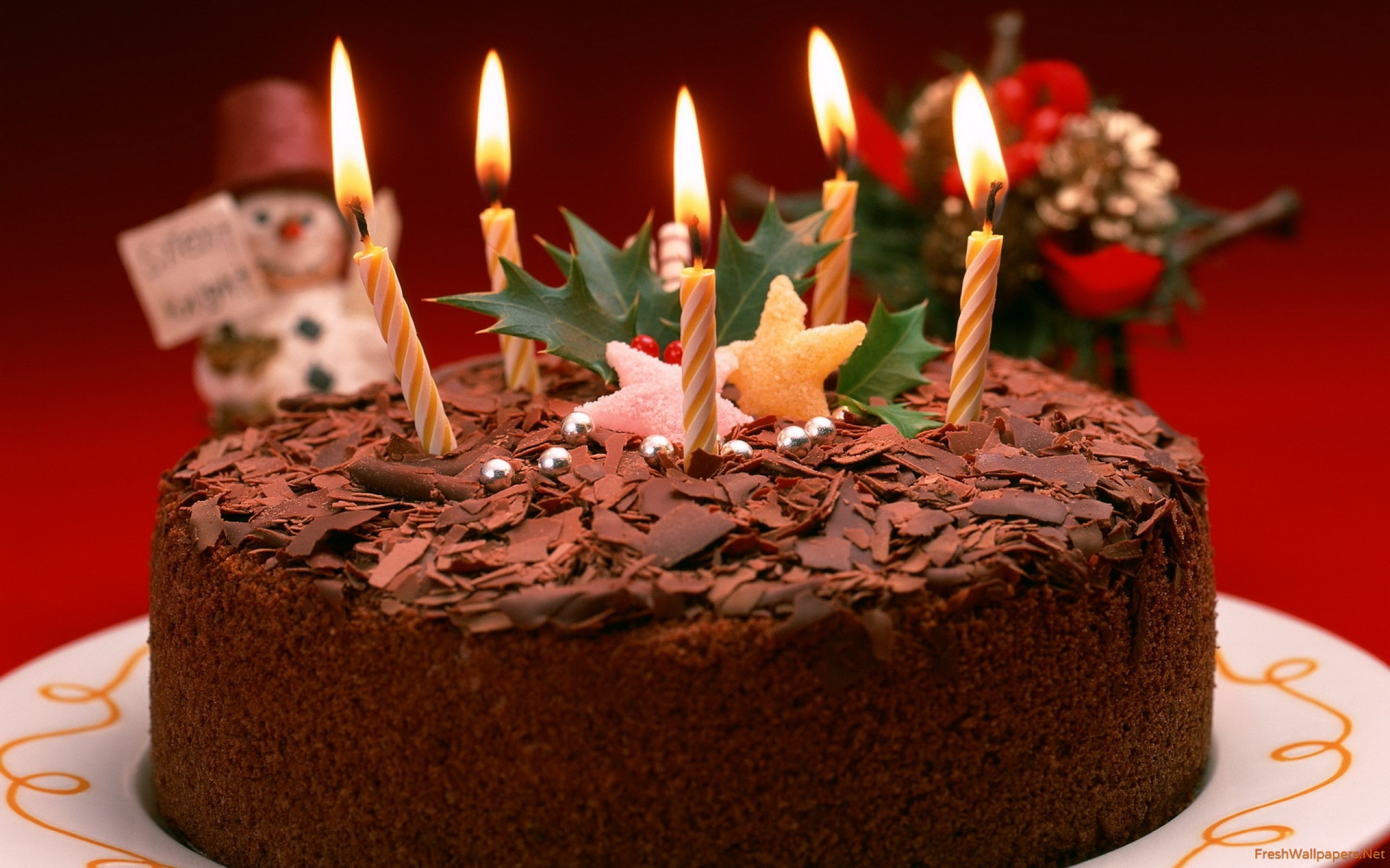 Открытка торт с днем рождения женщине. Торт с днем рождения!. Свечи для торта. Красивый торт со свечами. Открытка с днём рождения торт.