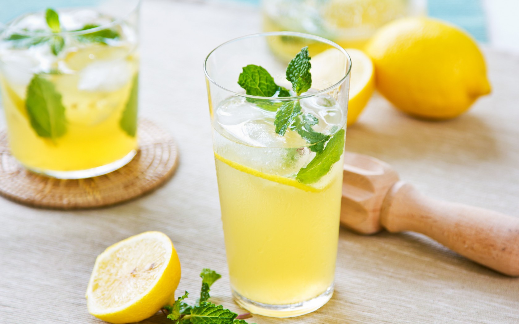 Lemon Juice Background Wallpaper 