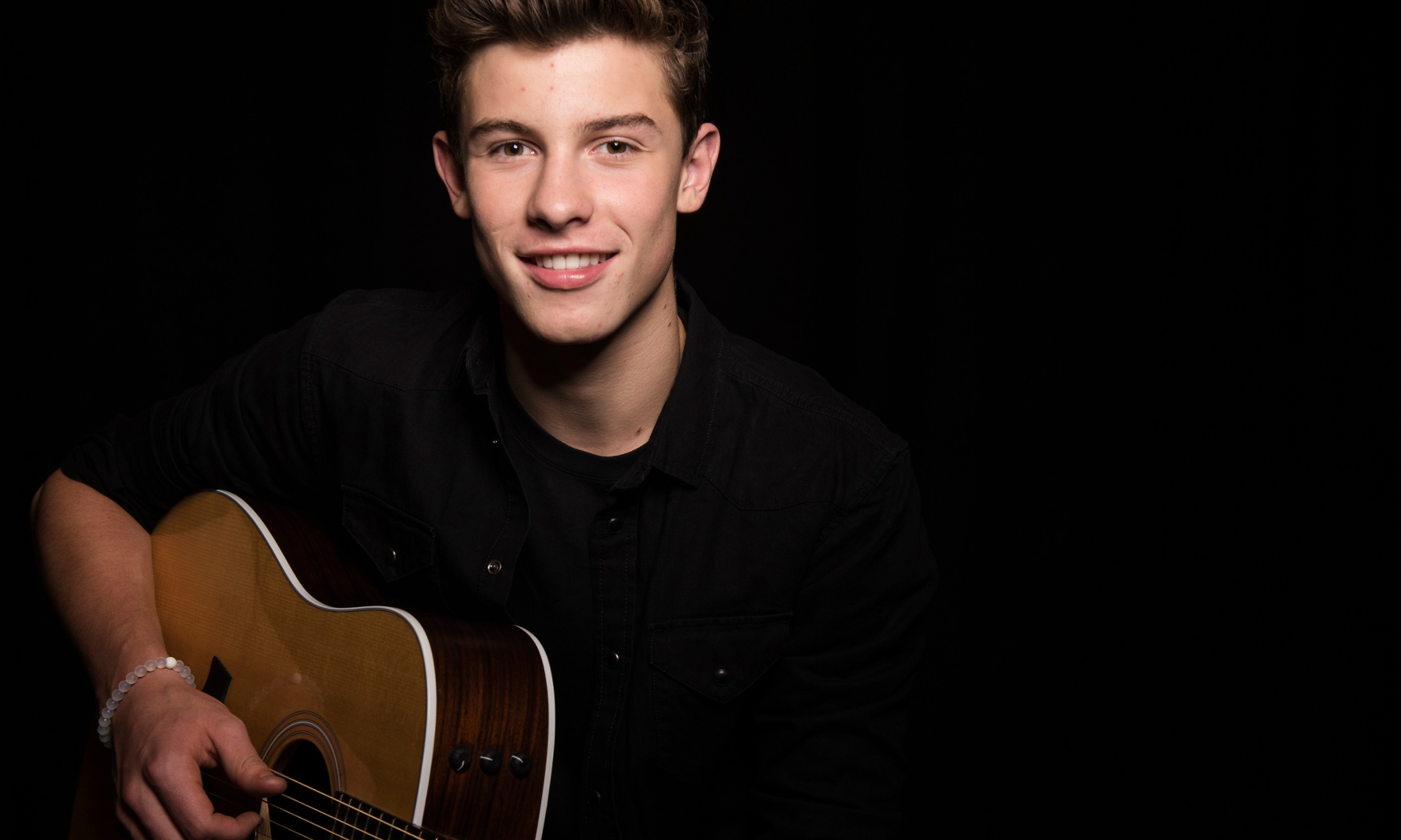Shawn Mendes Background Wallpaper 