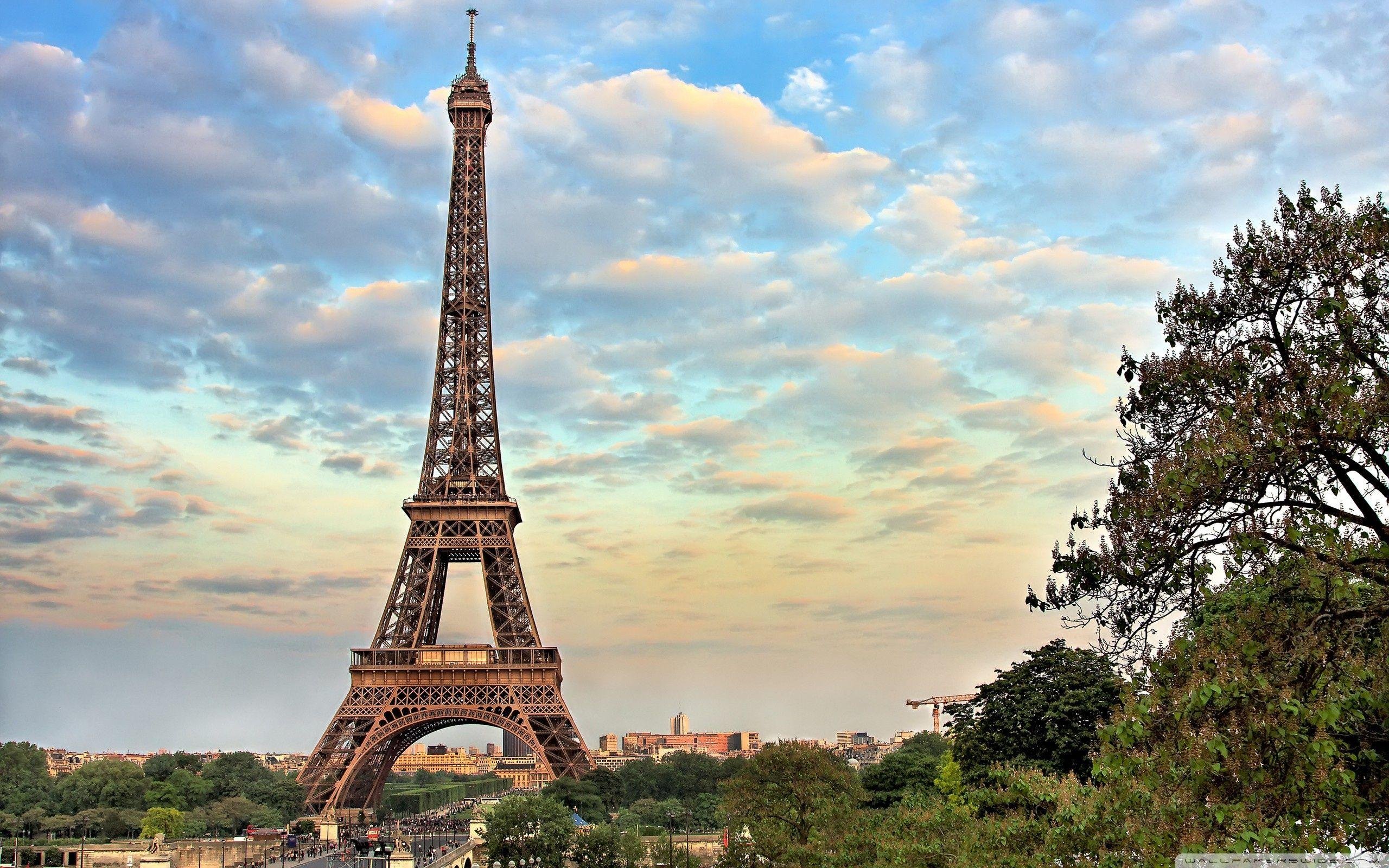 The Eiffel Tower Wallpapers Full HD 