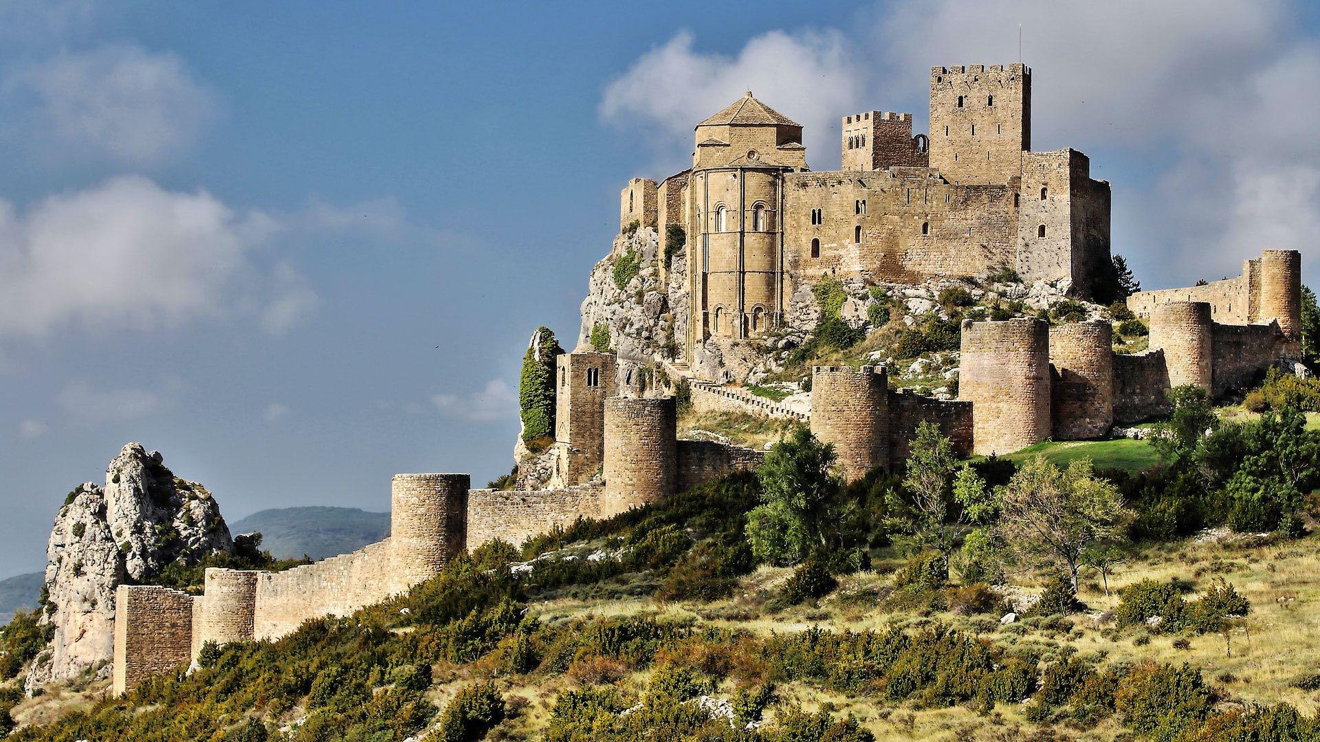 Aragonese Castle Tourism Background Wallpaper 