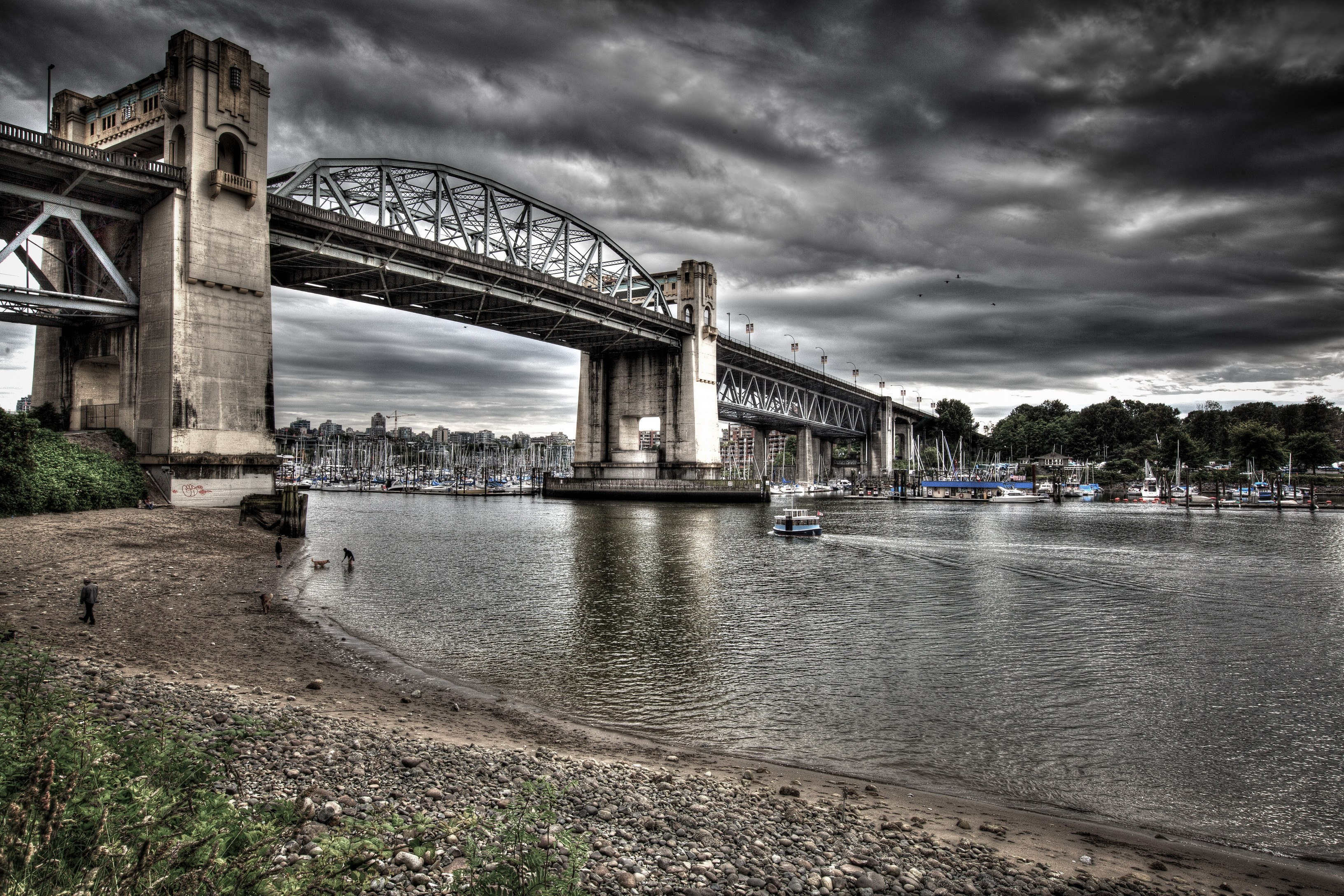 River coast. Мост HDR. Река город HDR. Город мост река. Берег с мостом.
