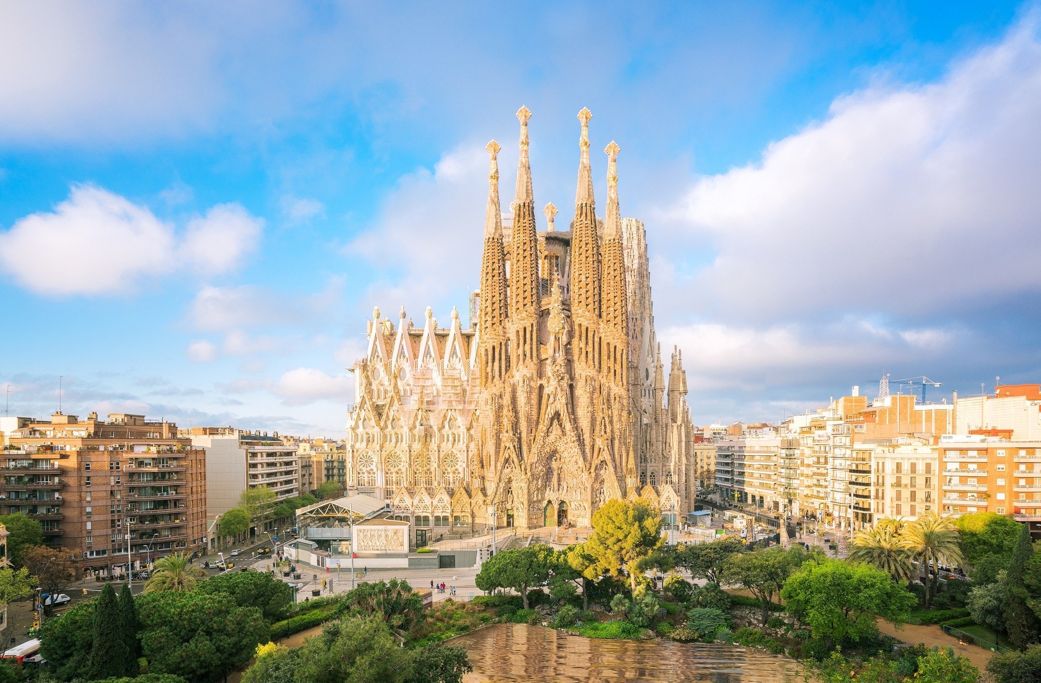 La Sagrada Familia Barcelona Background Wallpaper 