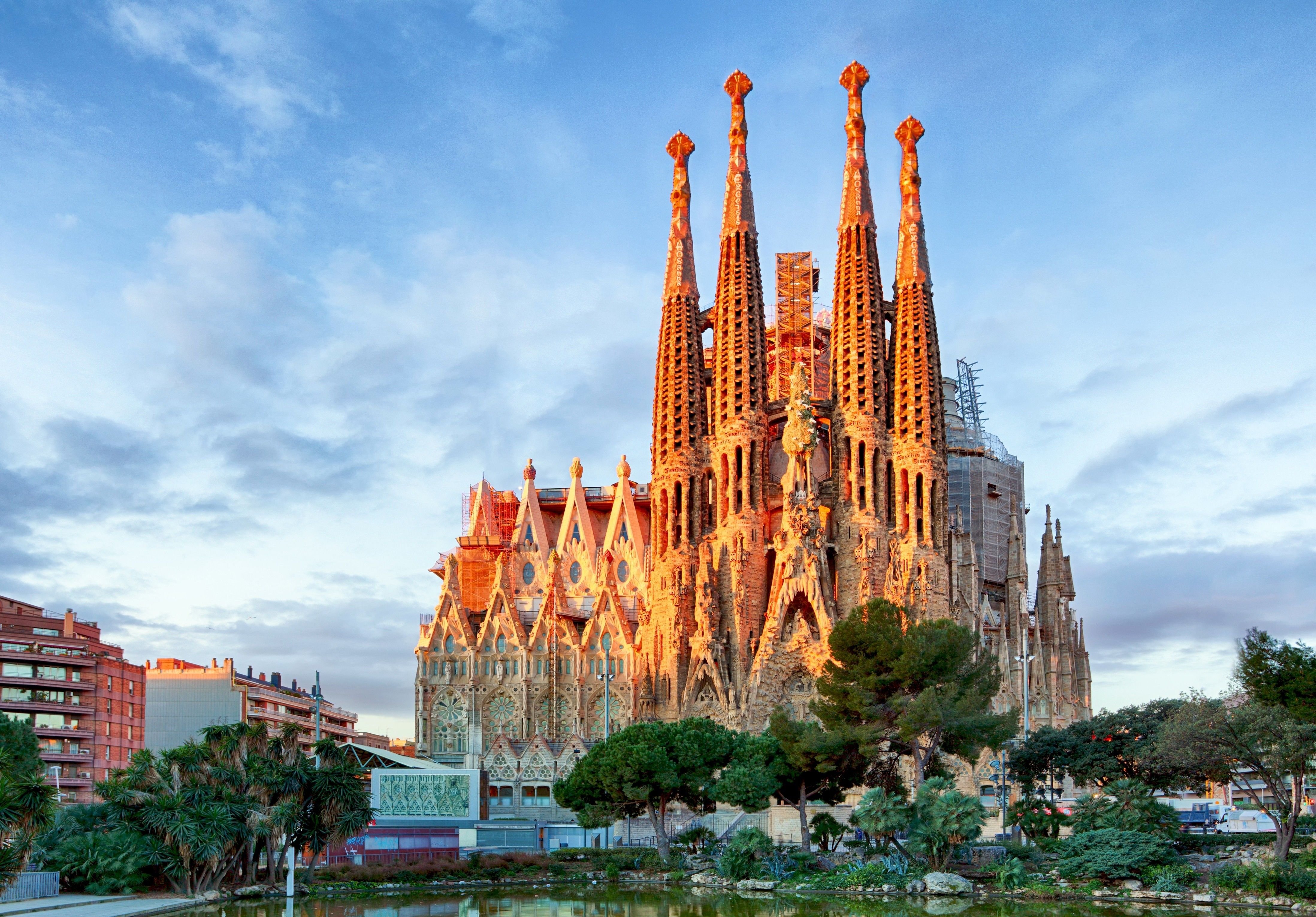 La Sagrada Familia Barcelona Wallpaper 