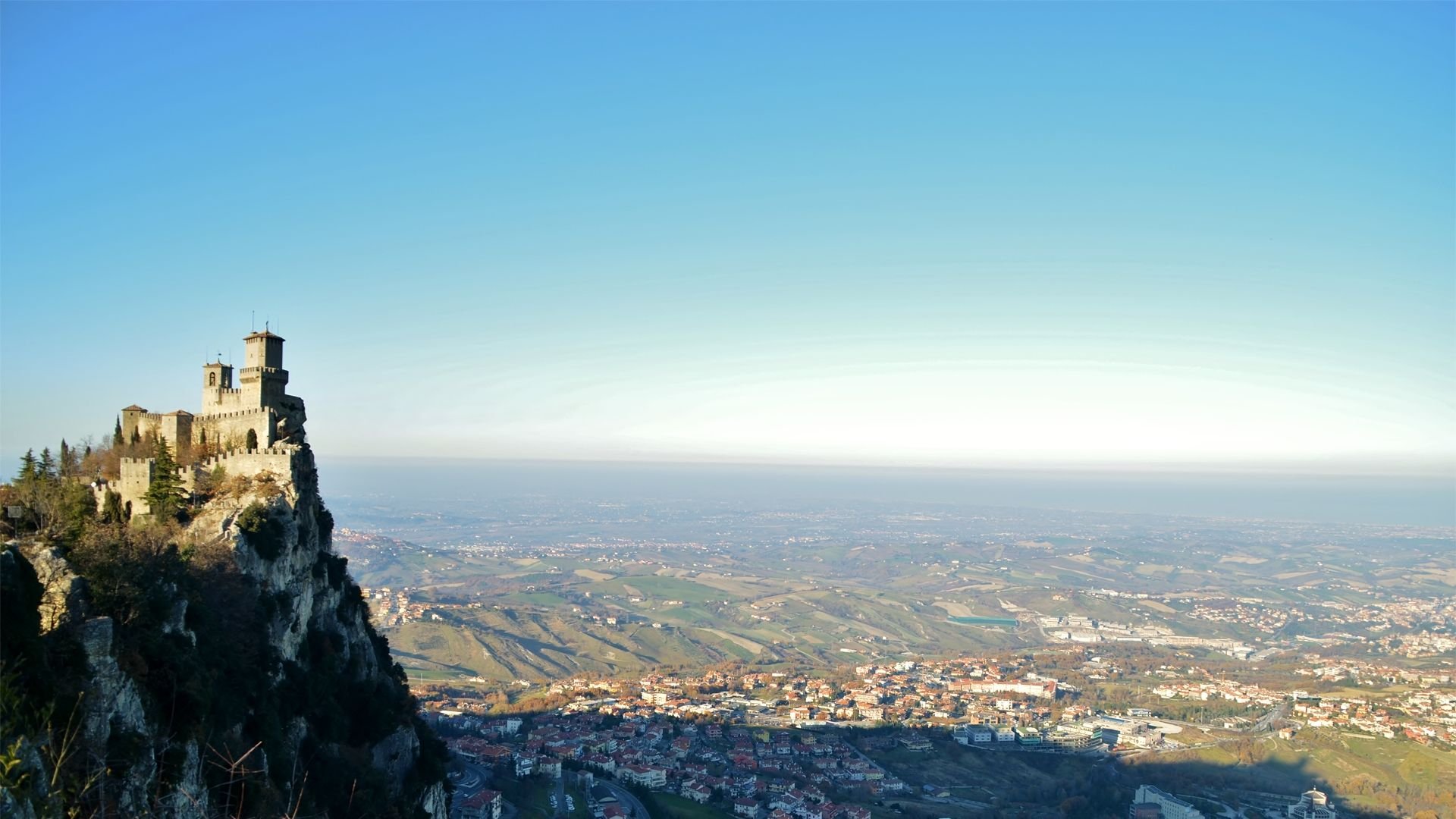 San Marino Mountain Background Wallpaper 