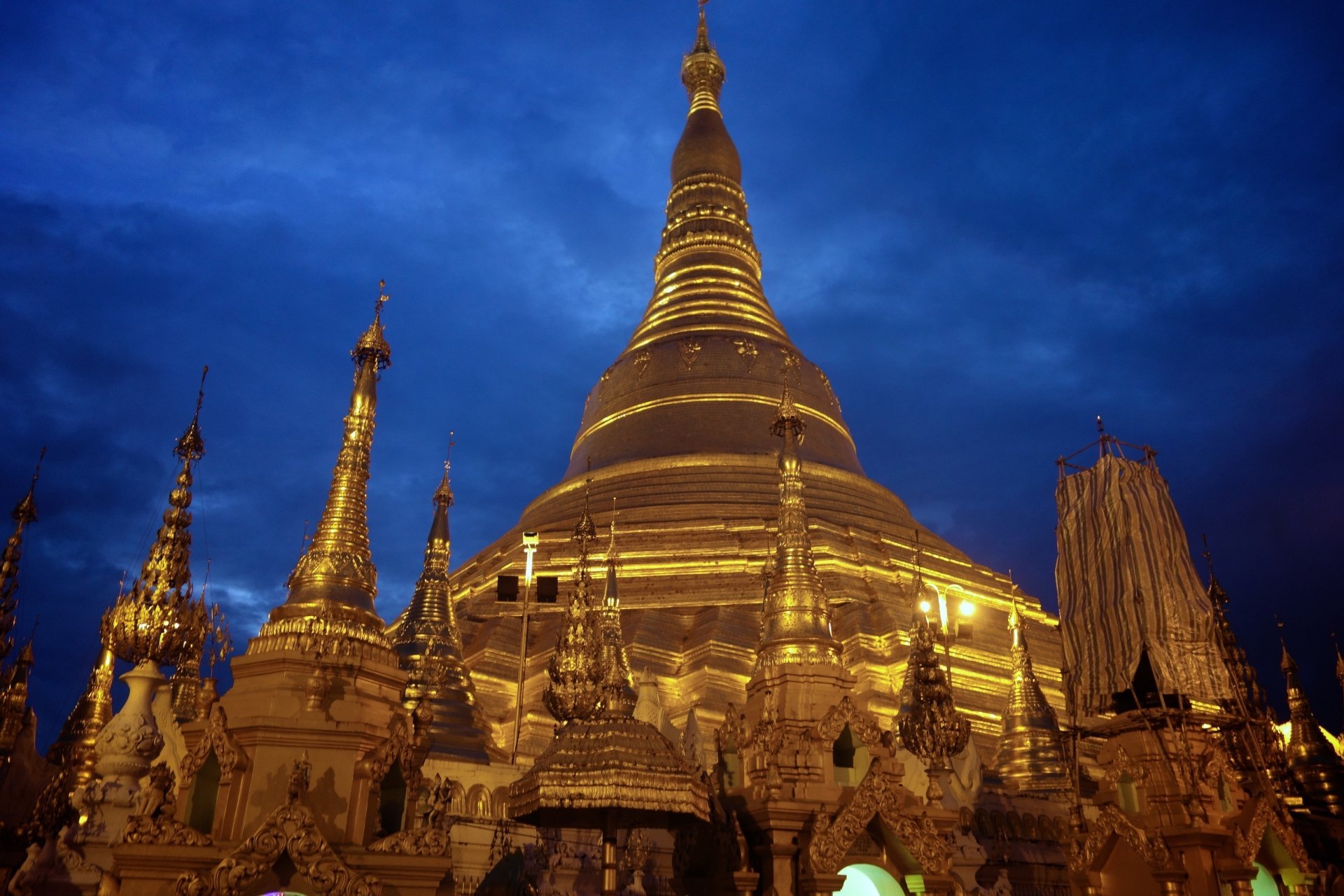 Shwedagon Pagoda HD Wallpapers 