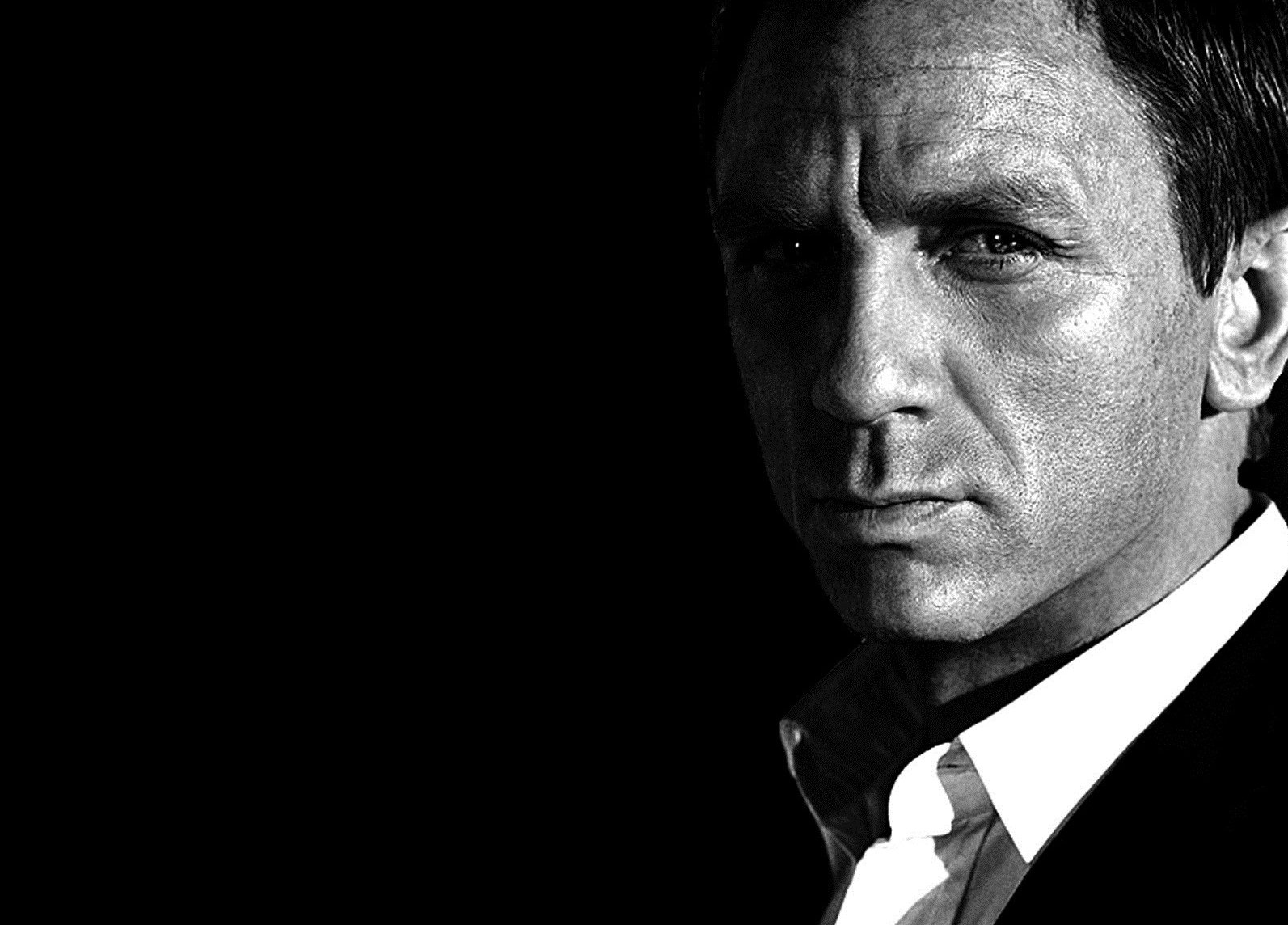 Daniel Craig Actor HD Desktop Wallpaper 