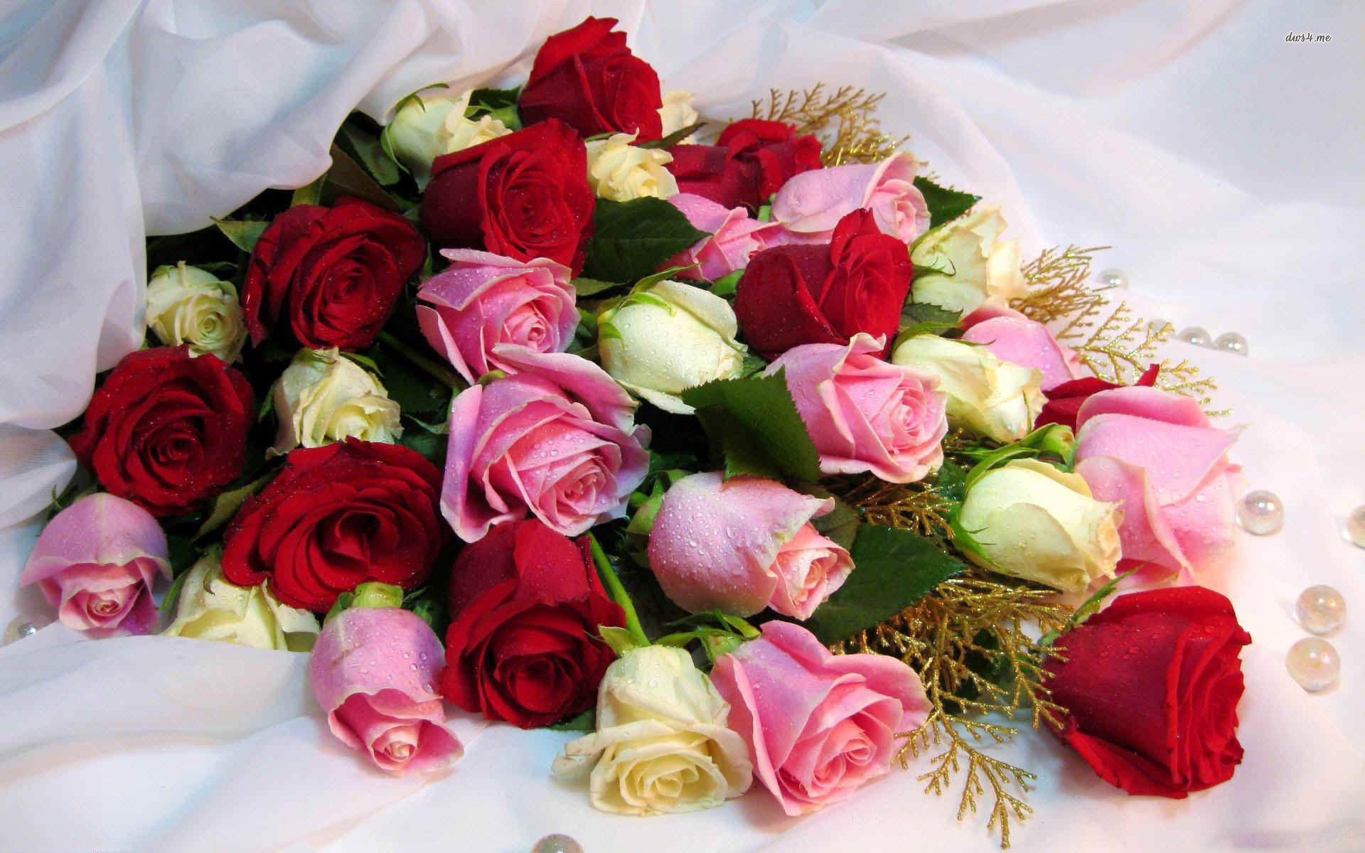Поздравление с днем рождения женщине лидии красивые. Шикарный букет с днем рождения. С днем рождения розы. Букет роз с днем рождения. Букет на юбилей женщине.