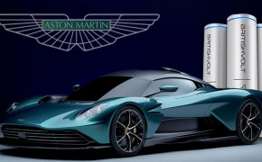 2025 Aston Martin Vanquish Desktop Wallpaper