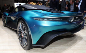 2025 Aston Martin Vanquish Background HD Wallpapers