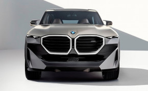 2023 BMW XM HD Desktop Wallpaper