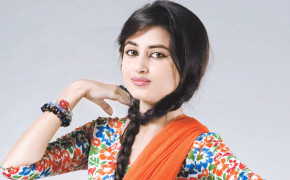 Sajal Ali Actress Desktop Wallpaper 22179