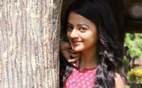 Gorgeous Helly Shah Wallpaper 02246