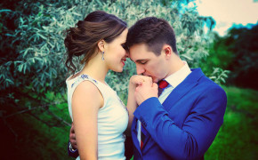 Romantic Couple Kissing Hand Wedding Pose Wallpaper 27575