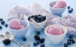 Berry Ice Cream Different Flavour Wallpaper
