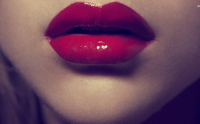 Beautiful Red Lips Wallpaper 28446