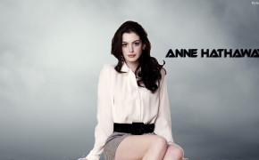 Anne Hathaway Wallpaper 32880