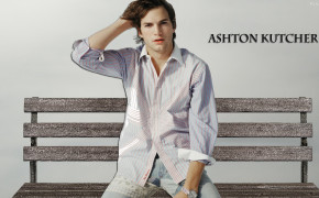 Ashton Kutcher Wallpaper 32938