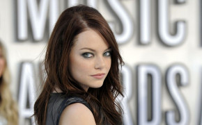 Emma Stone Looking Back Cute Face Photoshoot Wallpaper 40097