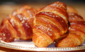 Croissant HD Wallpapers 03890