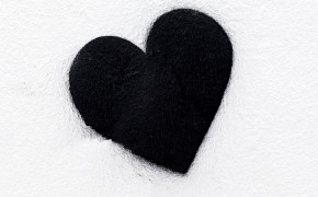 Black Heart On Snow Wallpaper 43413