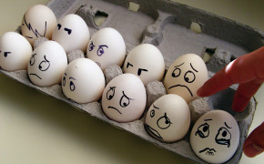 Funny Eggs Background Wallpapers 43500