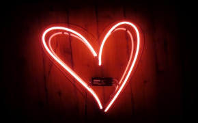 Red Glowing Heart Best Wallpaper 43608
