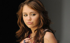 Miley Cyrus Photos 07061