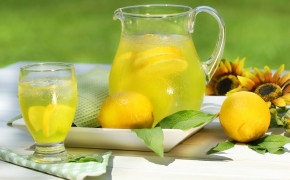 Lemon Juice Images 08458