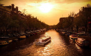 Canal Tourism Background Wallpaper 99090