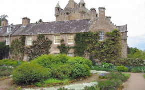 Cawdor Castle Background Wallpaper 99544